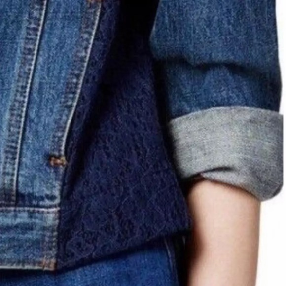 Free People Denim Jacket Women's XS Blue Lace Inset Raw Hem Coastal Festival - Picture 2 of 2